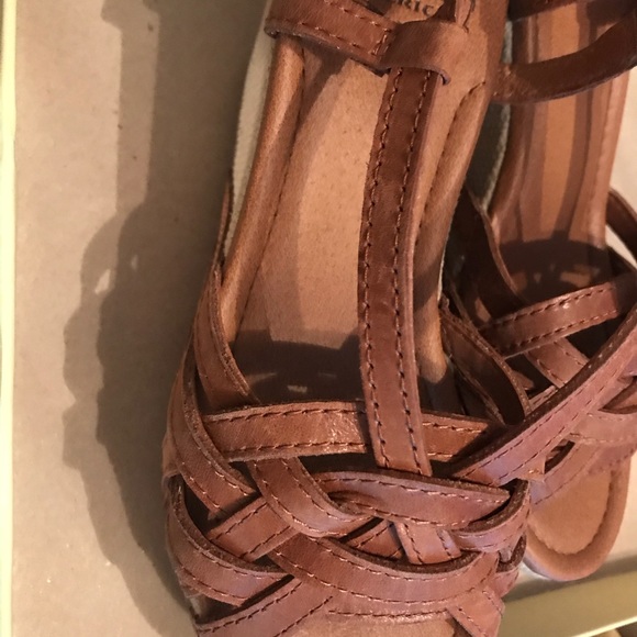 Lucky Brand Sandles - Picture 4 of 4